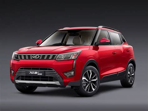 xuv 300 w4 petrol.